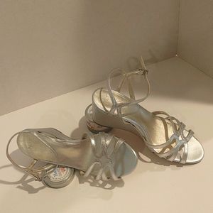 Naturalize 3" Silver Sandals